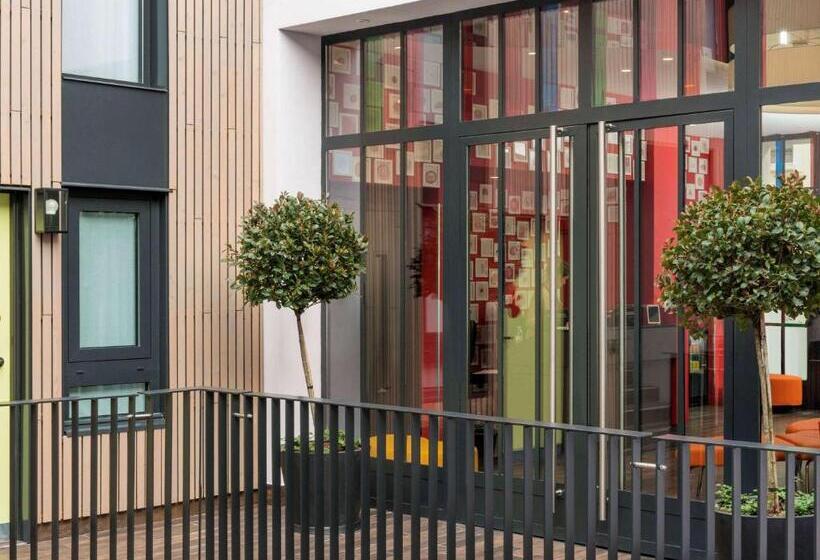 호텔 Ibis Styles Paris La Défense Courbevoie