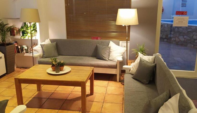 בית מלון כפרי Kanelli Beach