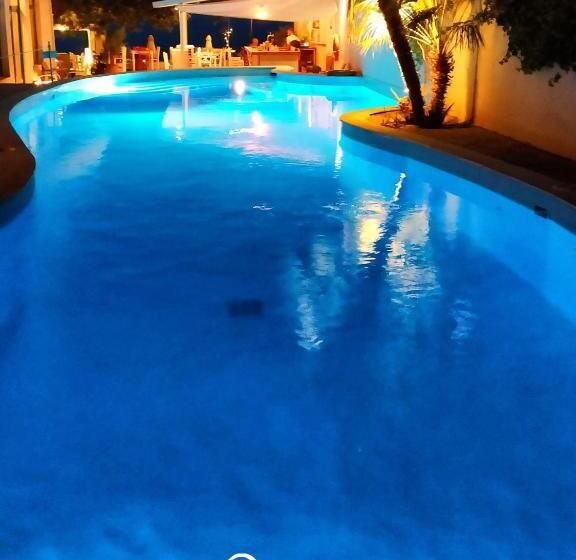 בית מלון כפרי Kanelli Beach