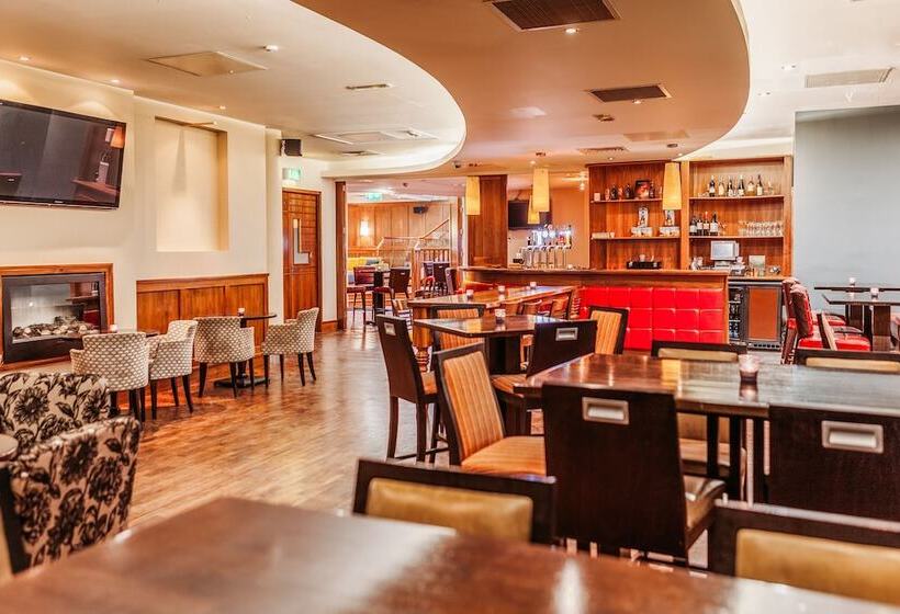 Отель Kilkenny Pembroke