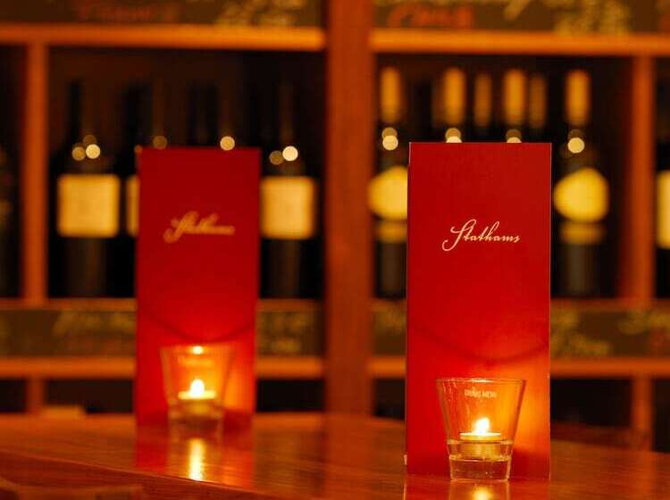 Отель Kilkenny Pembroke