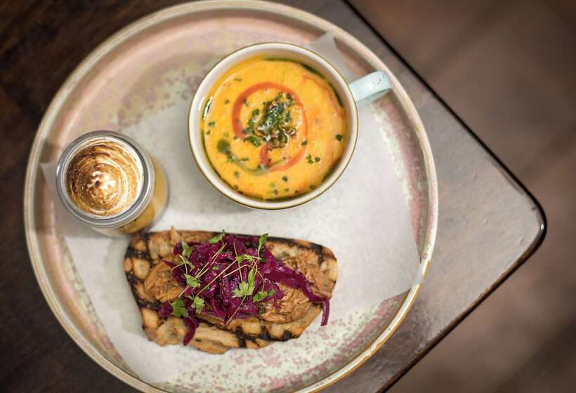 Отель Kilkenny Pembroke