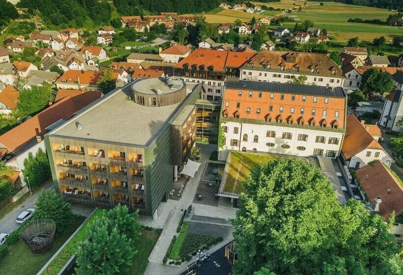 هتل Kristal  Terme Krka