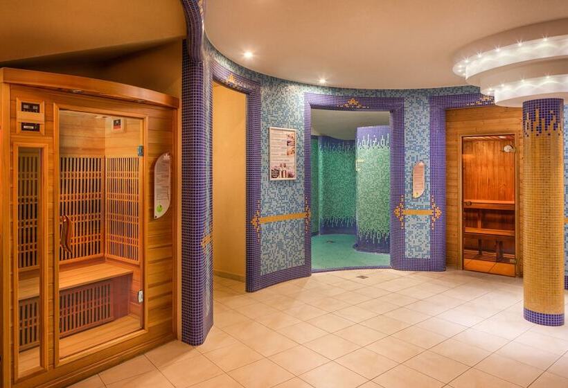 Отель Kristály