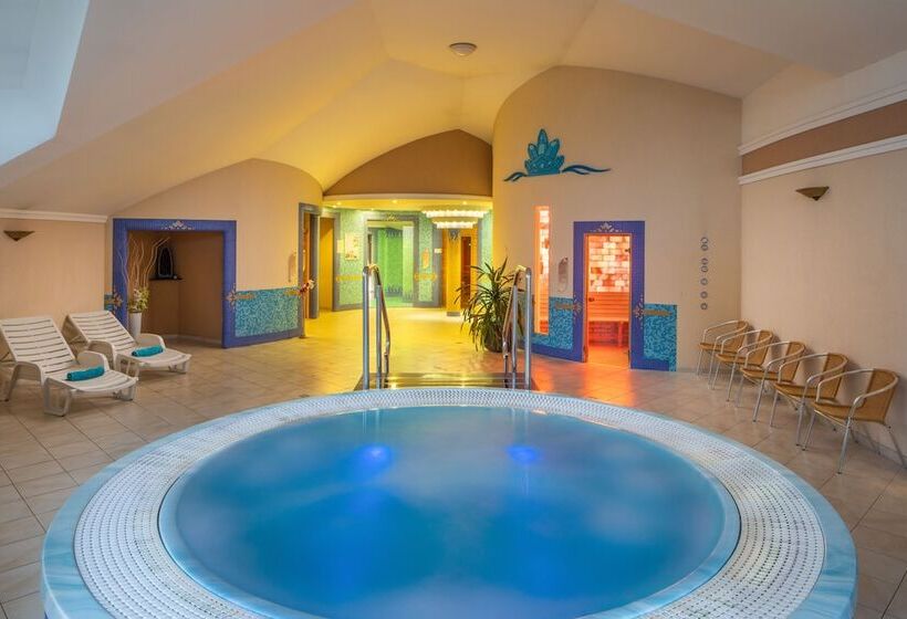 Отель Kristály