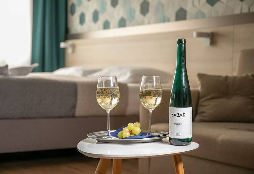 Отель Kristály