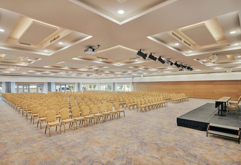 هتل Le Méridien Lav, Split