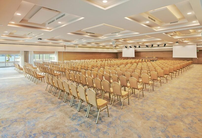 هتل Le Méridien Lav, Split