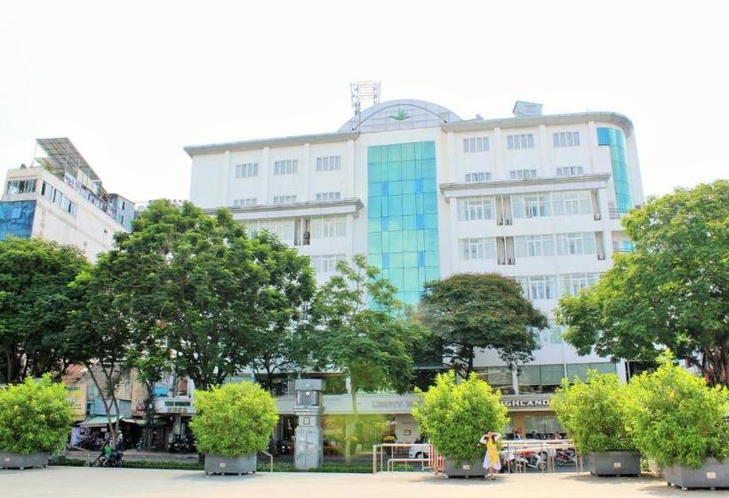 בית מלון כפרי Liberty  Saigon Greenview