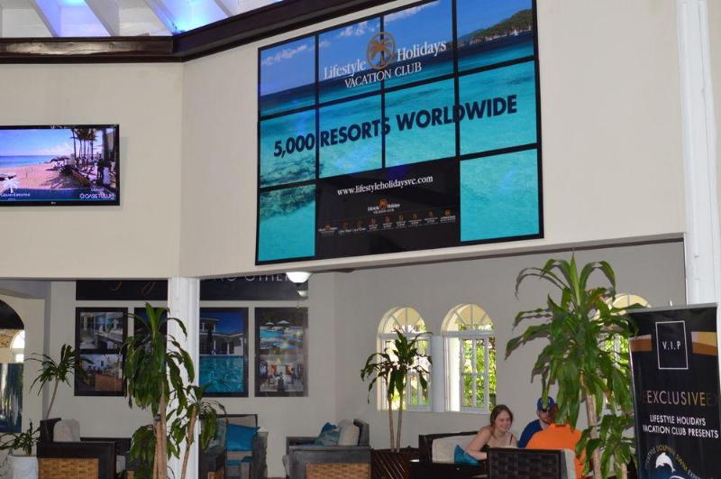 Отель Lifestyle Crown Residence Suites