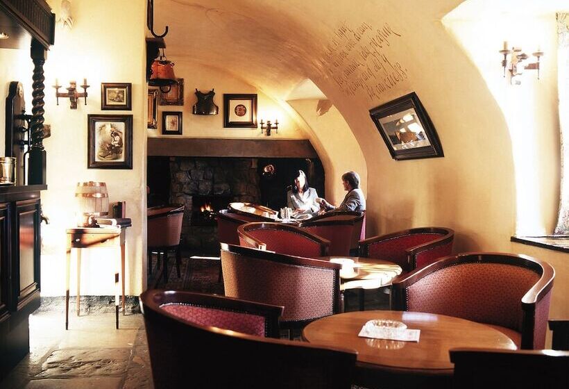 فندق Macdonald Houstoun House