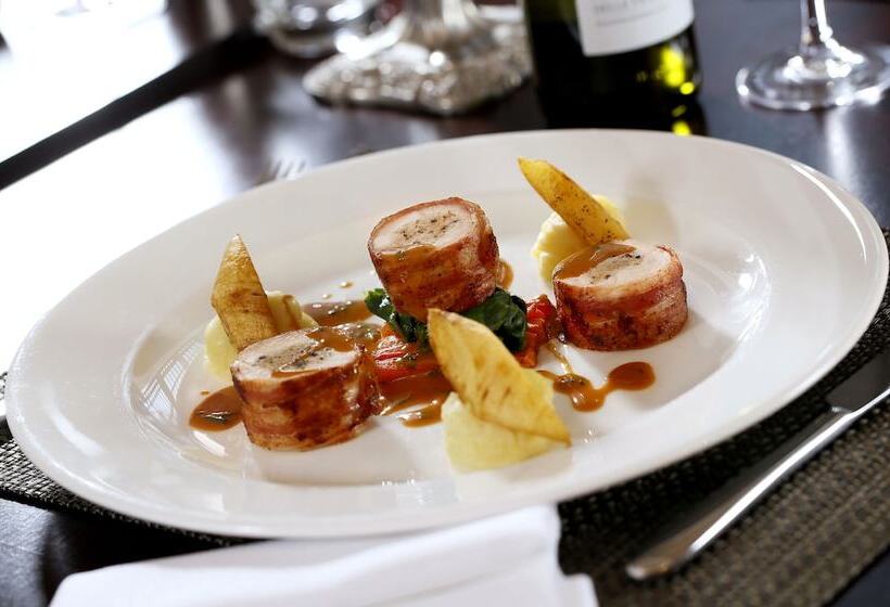 فندق Macdonald Houstoun House