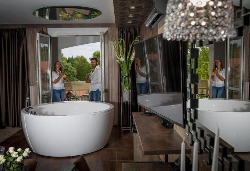 호텔 Mendan Magic Spa & Wellness