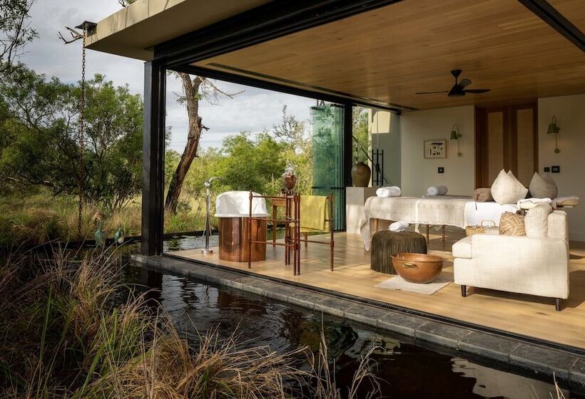 בית מלון כפרי Monwana