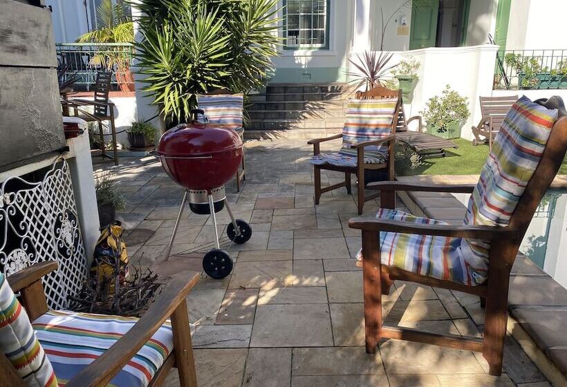 هتل Mountain Manor Guest House & Executive Suites