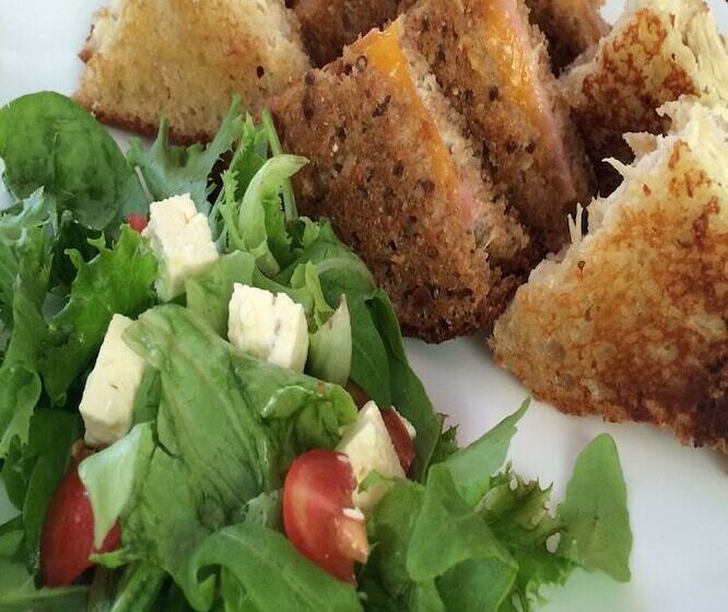 هتل Mountain Manor Guest House & Executive Suites