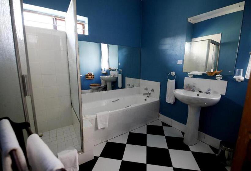 هتل Mountain Manor Guest House & Executive Suites