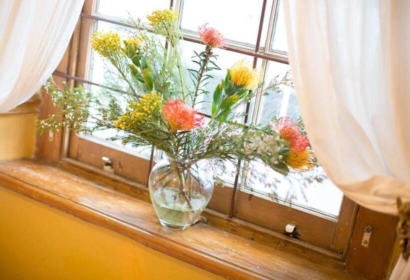 هتل Mountain Manor Guest House & Executive Suites