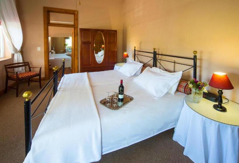 هتل Mountain Manor Guest House & Executive Suites