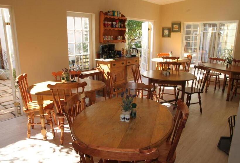 هتل Mountain Manor Guest House & Executive Suites