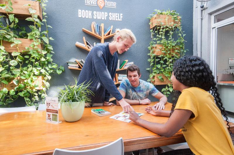 호텔 Never At Home Green Point