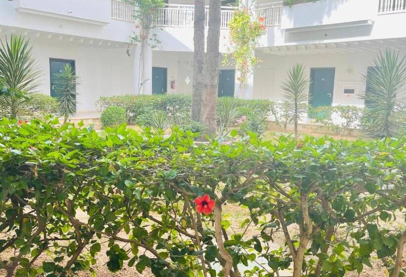 בית מלון כפרי One Resort Jockey Monastir