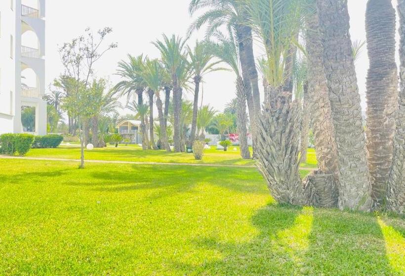 בית מלון כפרי One Resort Jockey Monastir