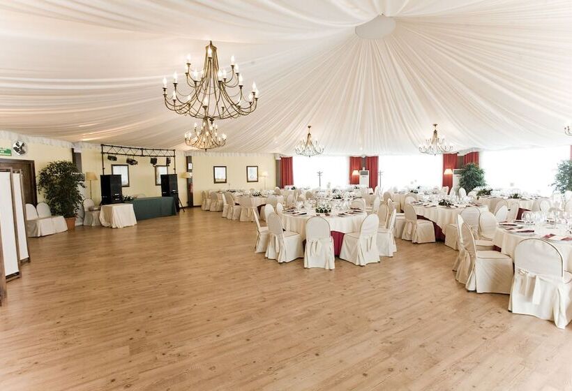 ホテル Pazo De Lestrove By Pousadas De Compostela