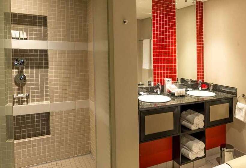 בית מלון כפרי Mondior At Emperors Palace