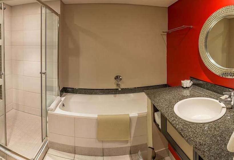 Отель Mondior At Emperors Palace