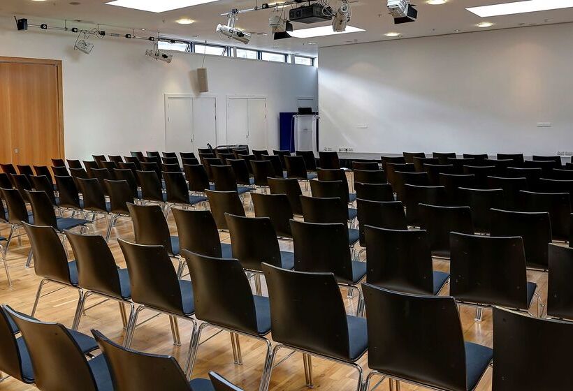 Отель Ten Hill Place