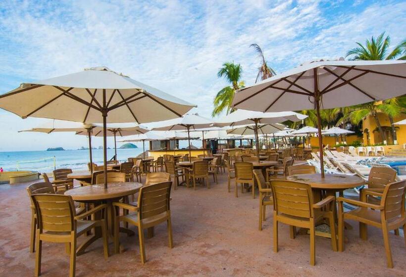 ホテル Tesoro Ixtapa Beach Resort