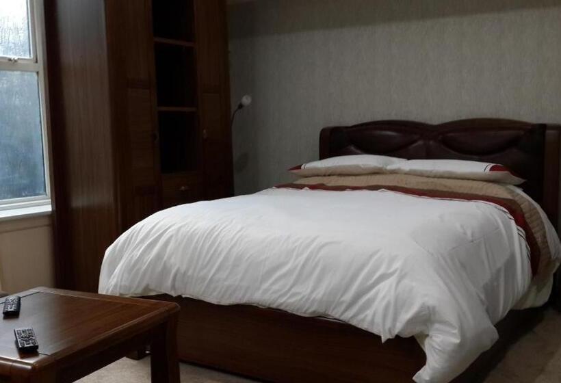 Отель The Manchester