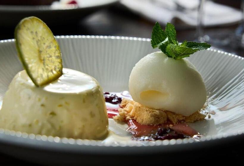 Отель The Tongue