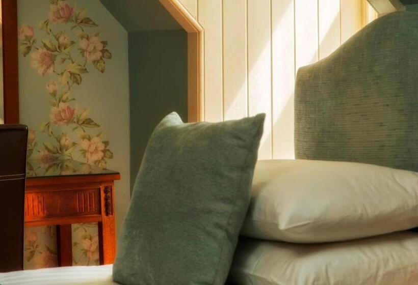 Отель The Tongue