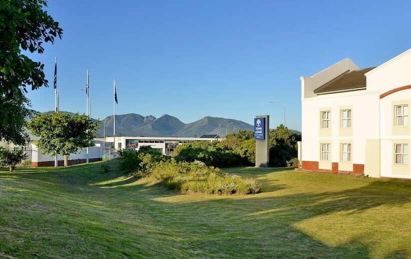 Отель Town Lodge George