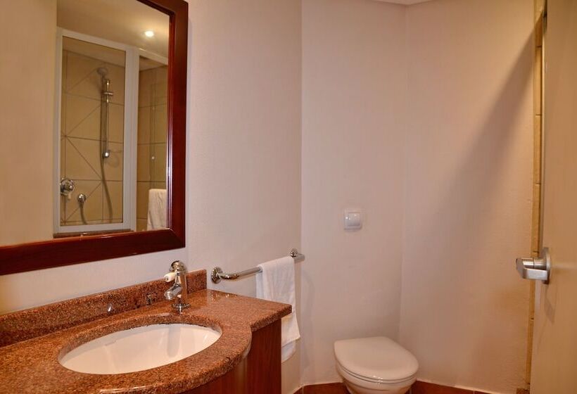 Отель Town Lodge George