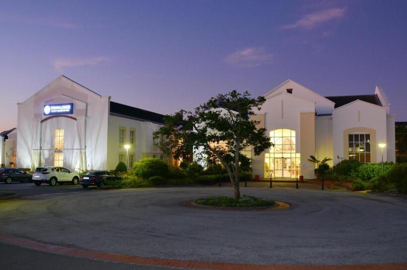 Отель Town Lodge George