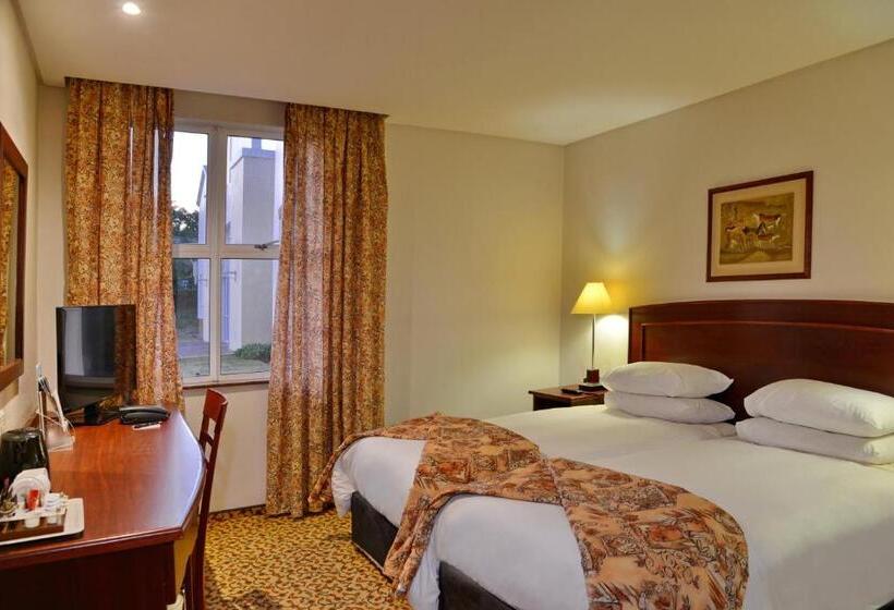 Отель Town Lodge George