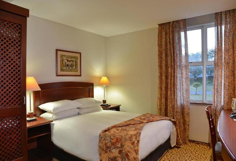 Отель Town Lodge George