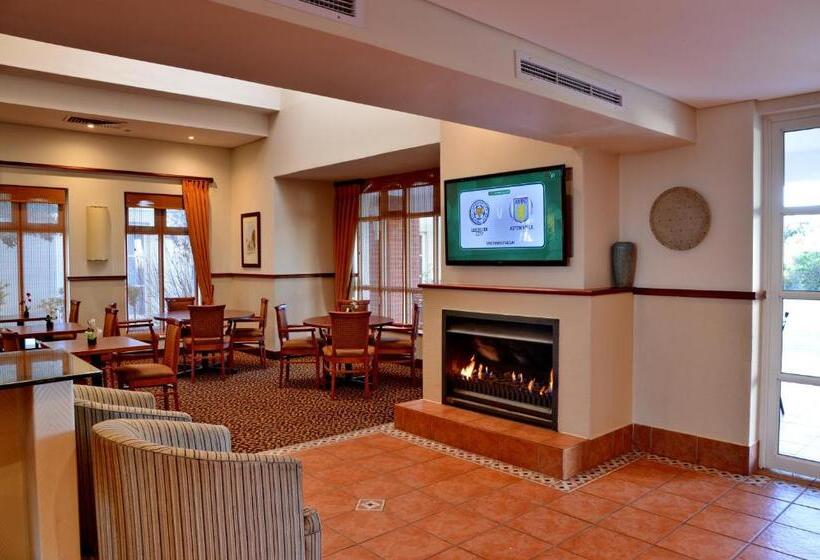 Отель Town Lodge George