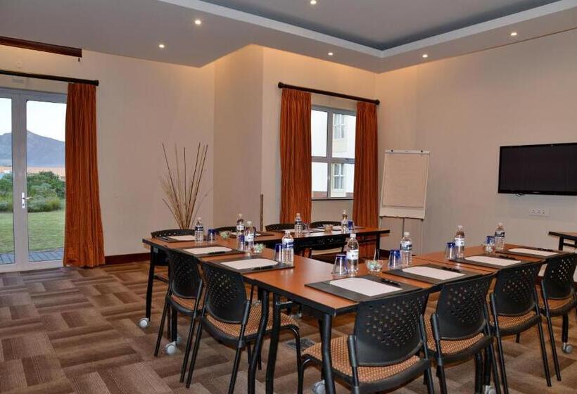 Отель Town Lodge George