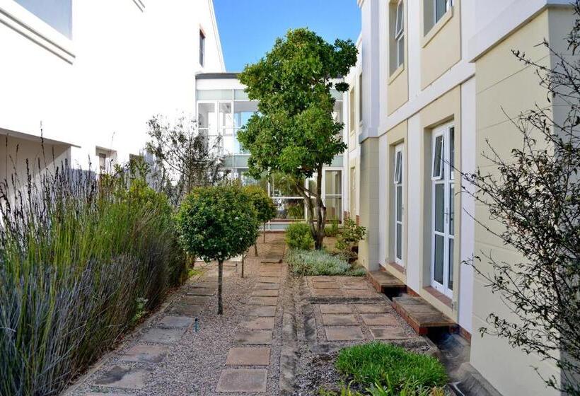 Отель Town Lodge George