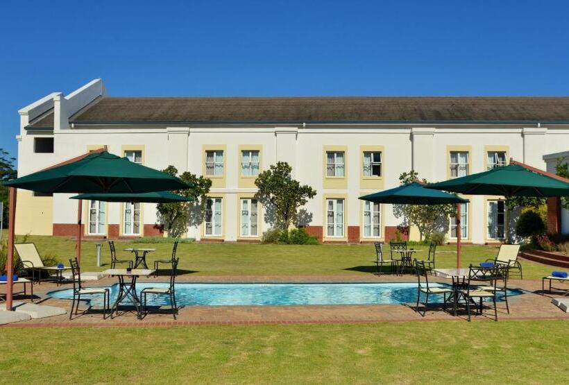 Отель Town Lodge George