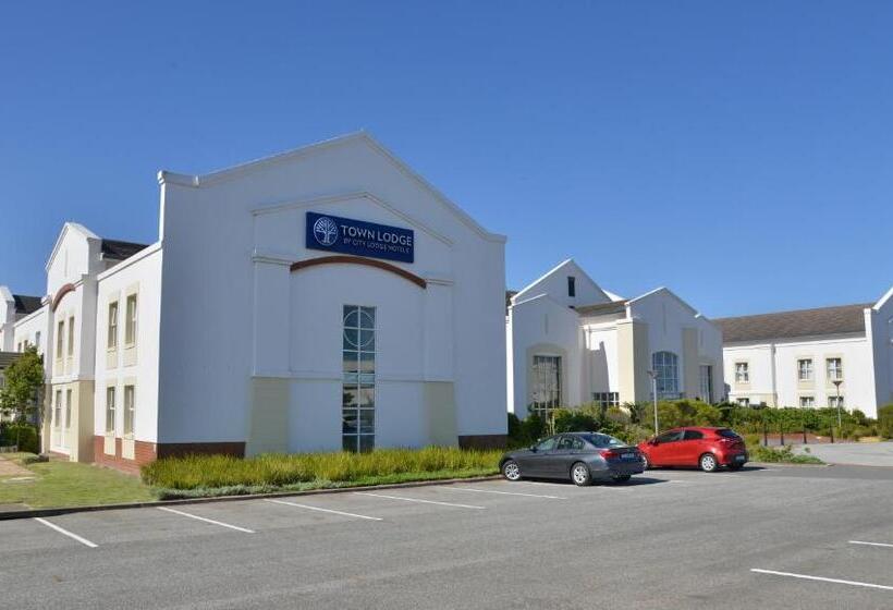 Отель Town Lodge George