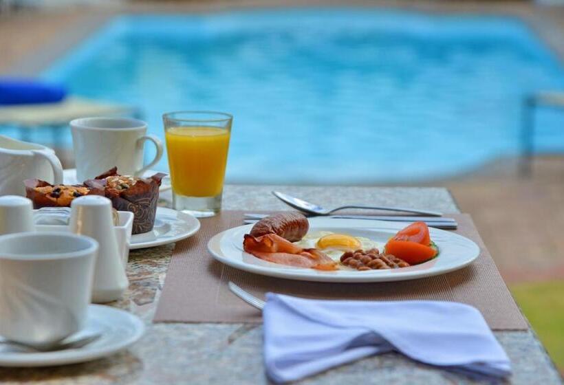 Отель Town Lodge George