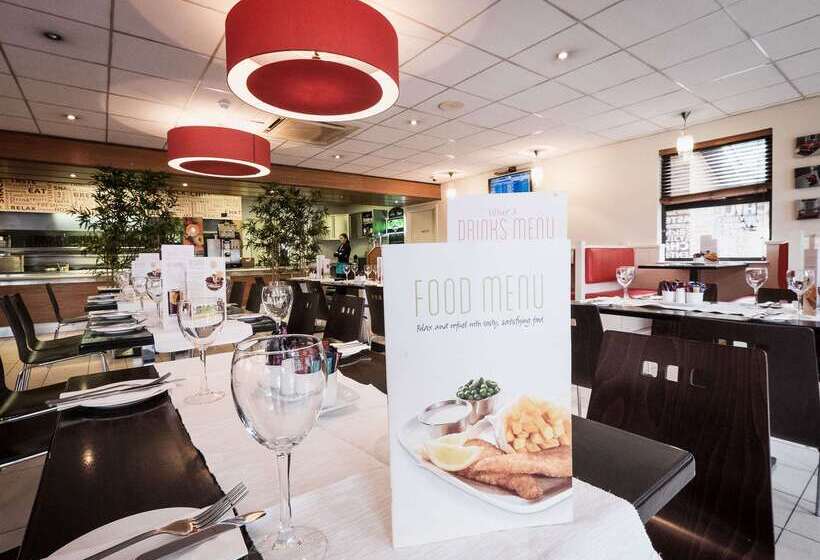 בית מלון כפרי Travelodge Dublin Airport North  Swords