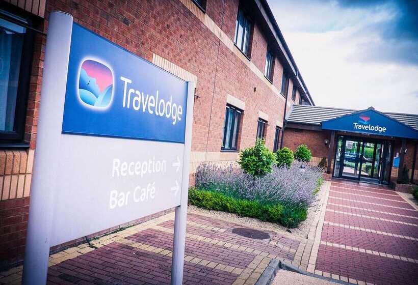 בית מלון כפרי Travelodge Dublin Airport North  Swords