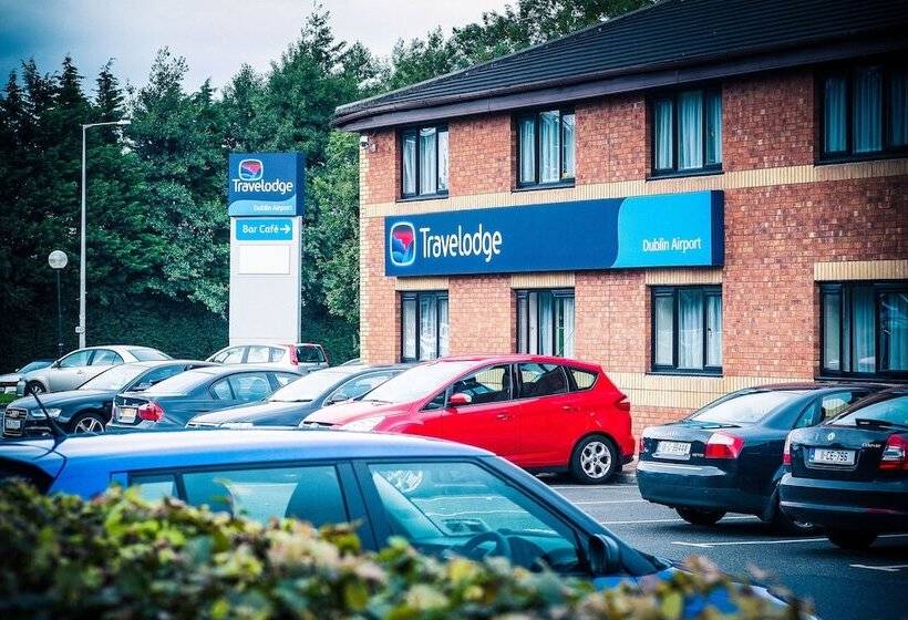 בית מלון כפרי Travelodge Dublin Airport North  Swords