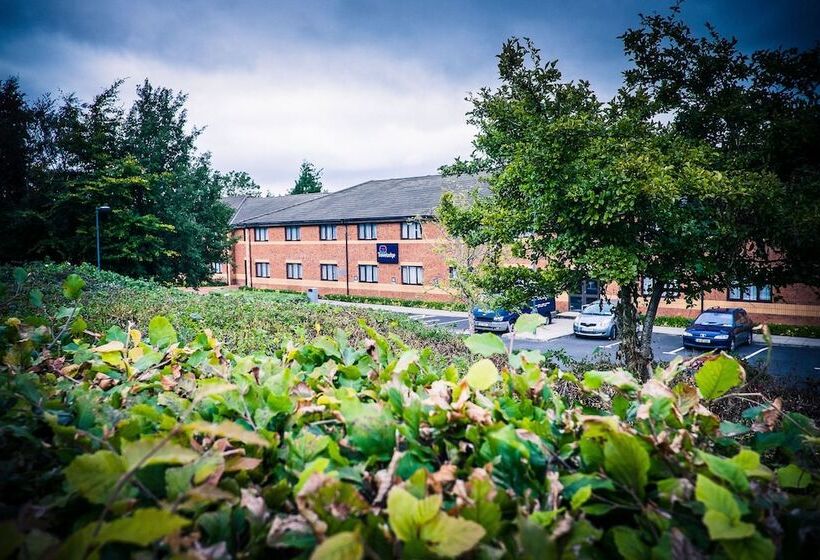 בית מלון כפרי Travelodge Dublin Airport North  Swords